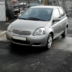 Автомобиль Toyota Yaris 2003