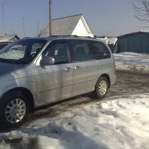 Продам автомобиль Kia Carnival